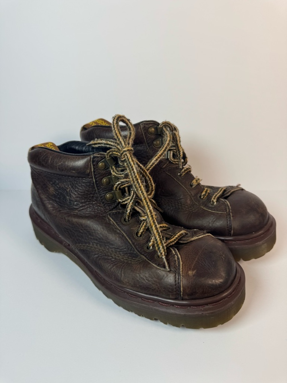 Dr Marten Air Wair leather high top shoes Size 6